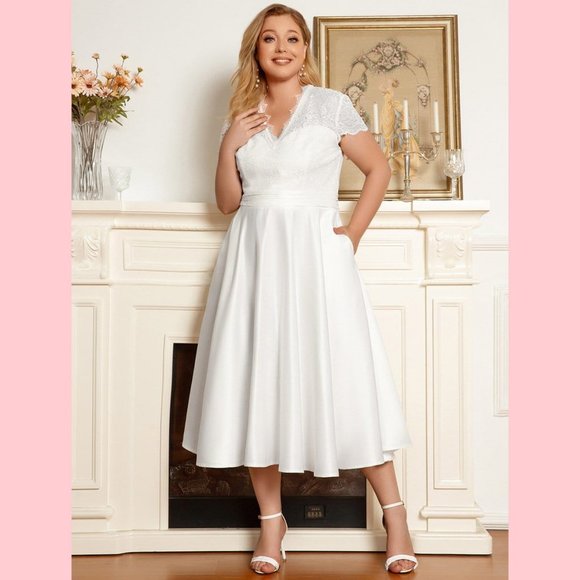 White V-Neck Lace Formal Dress - Picture 2 of 4